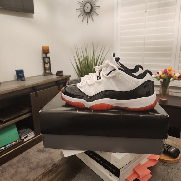 Jordan 11s shows main image 6